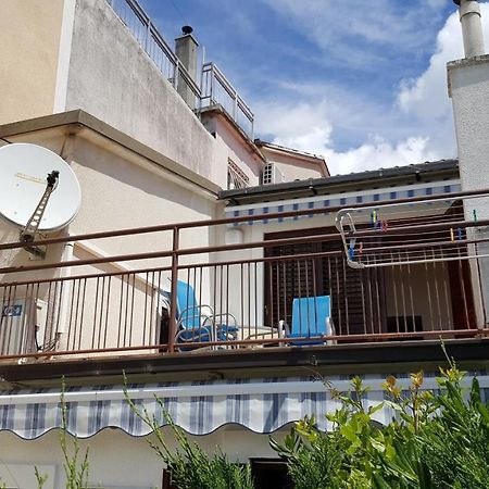 Apartments By The Sea Selce, Crikvenica - 15063 Kültér fotó