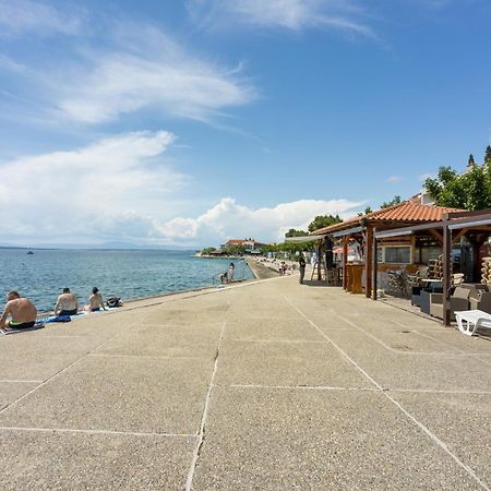 Apartments By The Sea Selce, Crikvenica - 15063 Kültér fotó