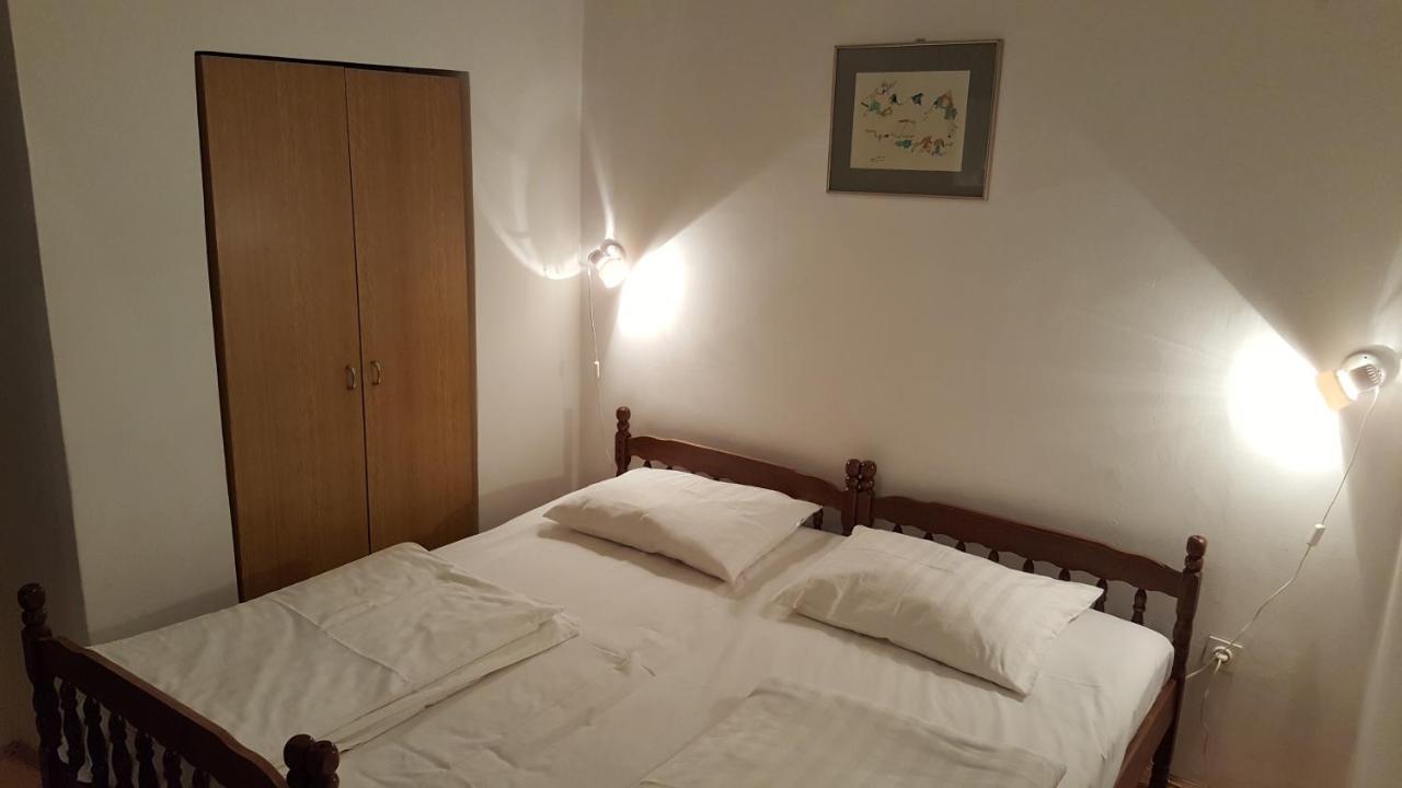 Apartments By The Sea Selce, Crikvenica - 15063 Kültér fotó